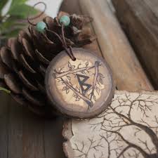 Runic divination and information about rune stones from the 24 futhark runes. Love Rune Garnet Leaf Pendant Viking Nordic Bindrune Rustic Handcrafted Heathen Lovers Vikings Mens Womens Necklace Futhark Asatru Runes Necklaces Jewelry Valresa Com
