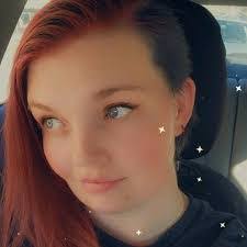 Holly Benge's Instagram, Twitter & Facebook