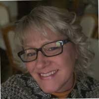 Kari Reitz's Instagram, Twitter & Facebook