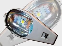 Lampu led dengan kualitas chip led terbaik dan baterai litium berkualitas di dalamnya. Lampu Penerangan Jalan Umum Murah Mentari Solar Led