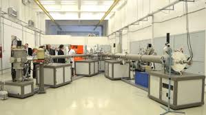 Astăzi, în europa, sunt în curs de desfășurare două experimente științifice uriașe, atât prin investiția în dotarea tehnică, cât și prin țintele științifice. Laserul De La MÄƒgurele A Atins Cea Mai Mare Putere Din Lume