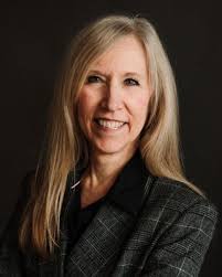 Leslie Molnar's Instagram, Twitter & Facebook