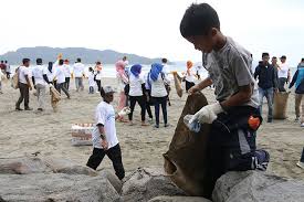 Maybe you would like to learn more about one of these? Indonesia Gelar Aksi Serentak Bersih Laut Dari Aceh Sampai Papua