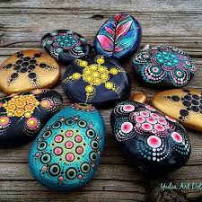 From Yuliart Dots Yuliaartdots Paintedstones Feathers Rocks Stones Stoneflower Art Myart Dowhatyoulovewithpas Stone Painting Dots Art Painted Rocks