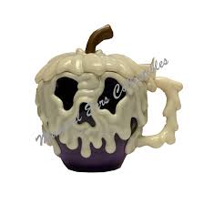 Check out our apple queen snow white selection for the very best in unique or custom, handmade pieces from our shops. Disney Stein Evil Queen Poison Apple Purple Kitplast 296
