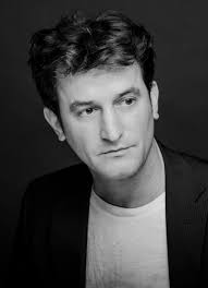 Representante de Xavi Sáez. Management de artistas. Paper Street Actors Co.