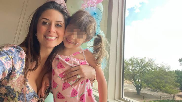 🚨 TRAGEDIA EN HOUSTON, ESTADOS UNIDOS 🇺🇸 Una mujer de 35 años, de origen  brasileño, habría disparado contra su hija de 4 años y posteriormente  habría intentado quitarse la vida en su residencia de Ho