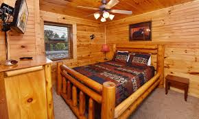 Directly below, find a curated selection of cabin bedding that includes rustic lodge style comforter sets with moose and bear, colorful country quilts and luxury lodge bedding sets. Gatlinburg Cabins Queen S Log Cabin