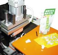 Spout Inserting & Sealing Machine(HCI-L1) - HCI Converting ...