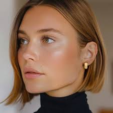 Amazon.com: Aretes de oro amarillo macizo de 14 quilates con clip Omega,  Oro amarillo, No es una piedra preciosa : Ropa, Zapatos y Joyería