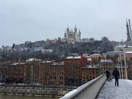 8h20 du matin, on reprend le chemin à pied malgré le trajet en voiture plus que cahotique. Lyon Neige Et Gel Attendus Dans Les Prochains Jours Le Departement En Alerte Orange Actu Lyon