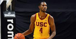 He was born on 18 june 2001 in temecula, california. Evan Mobley Usc Center Bk