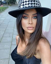 Zobaczcie 31 zdjęć z natalią siwiec w ponętnej bieliźnie i oceńcie jej urodę (a przy okazji bieliznę, która jak dla mnie jest wyborna). Natalia Siwiec Nataliyah Facebook