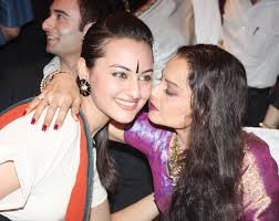 Sonakshi & rekha | Rekha actress, Sonakshi sinha, Bollywood celebrities