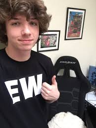 Karl Jacobs Gamerboytalks Gamerbolt Karl jacobs is a character from dream smp. karl jacobs gamerboytalks gamerbolt