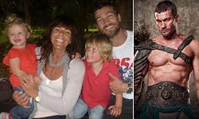 April apr 26, 2006 ( age 15) birthplace. Andy Whitfield Widow Of Spartacus Star Actor Reveals The Heartache Behind His Death From Cancer Daily Mail Online