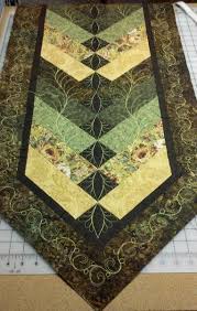 Did You Fmq A French Braid Quilt Free Motion Quilt Designs Braid Quilt Christmas Table Runner