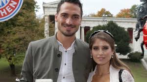 Cathy hummels will spiele von deutschland mit ludwig im stadion in münchen verfolgen. Cathy Hummels Verteidigt Ihren Mats Und Erntet Dafur Kritik Derwesten De