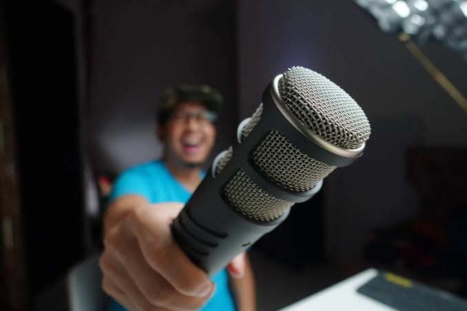 How to Properly Care for and Maintain Your Microphone | Ablaze Sounds