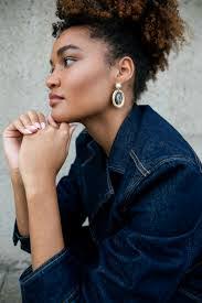 Michelle Lear's Instagram, Twitter & Facebook