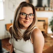 Jessica Sheehy's Instagram, Twitter & Facebook