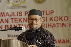 Minister of plantation industries and commodities datuk mohd khairuddin aman razali who had recently angered malaysians for not complying with he also urge everyone to help their friends and neighbours who are affected by the pandemic. Quarantine Dodgers Superspreader Heroes In The Covid 19 War Codeblue