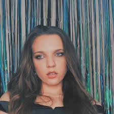 Nadia Teague's Instagram, Twitter & Facebook