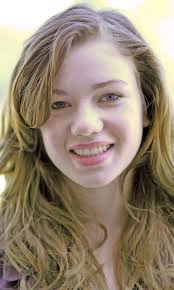 Caitlin Ormsby's Instagram, Twitter & Facebook