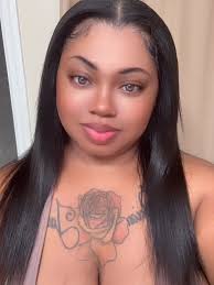 💇🏽‍♀️ Hair Refresh with Red by Kiss ✨ I used the Red by Kiss Vivid &  Shine hair dye in Jet Black, and let me just say… it was exactly what i