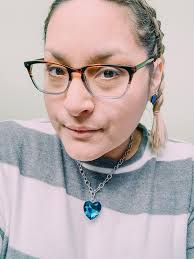 Every SINGLE paparazzi picture of me has been in black leggings and a black  T-shirt and a @my_hand_in_yours @findlayhats cap, often walking my small  rescue pup in my neighborhood but now.... Mommy