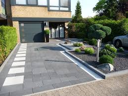 Pflaster Hausseite Baasner Galabau Home Decor House Exterior Kleiner Hinterhof Landschaftsbau Gartendesign Ideen Vorgarten Modern