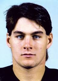 Player photos for the 1986-87 Grimsby Peach Kings at hockeydb.com