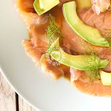 Le ricette di antipasti della cucina italiana: Salmone Affumicato Con Avocado Un Fresco Antipasto Italianchips