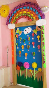 Handmade Birthday Chart For Classroom Kapi Susleme Okul Oncesi Kapi Susu Anasinifi Kapi Susleme Okul Oncesi Mykinglist Door Decorations Classroom School Door Decorations Sunday School Room Decor