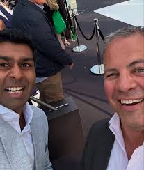 Brad was a bit overdressed for dinner at Greggs 🤪 Fun night