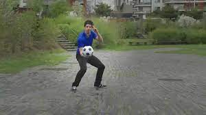Jouer au jeu foot 2 rue : Foot 2 Rue Extreme Clip Video Youtube