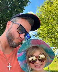 Travis Bowring (@travis_bowring) • Instagram photos and videos