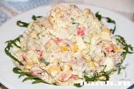 салат с копченой курицей и кукурузой и крабовыми палочками Salat S Kopchenoj Kuricej I Krabovymi Palochkami Morskaya Ptica Fotorecept S Podrobnym Opisaniem Ot Harch Ru