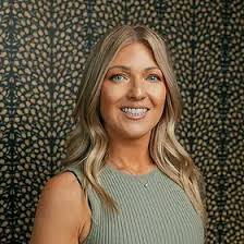 Amanda Cheek's Instagram, Twitter & Facebook