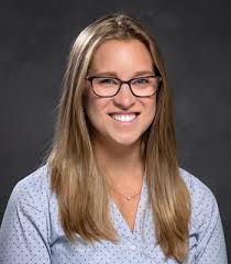 Lindsey Kinney's Instagram, Twitter & Facebook