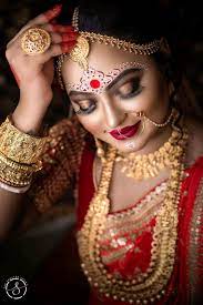 Pin By Kainat Hulio On Ok Indian Bride Makeup Indian Wedding Bride Indian Bride Poses