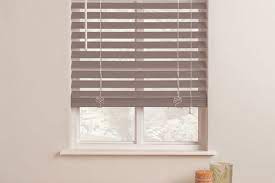 We have a vast range of styles and fabrics all made to fit your windows perfectly. Guide To Buying Fitting Venetian Blinds