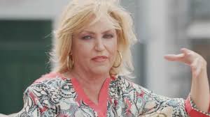Lydia lozano se convierte este viernes en la primera invitada de la nueva temporada de 'mi casa allí vive lydia lozano junto a su marido, charly, quien lleva más de 30 años a su lado y su perro bali. Mi Casa Es La Tuya Lydia Lozano Desvela El Dineral Que Ha Llegado A Ganar