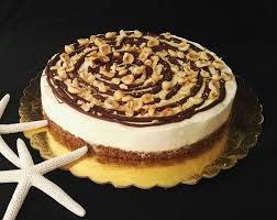 Potete decorarla con amarene sciroppate come ho fatto io. Cheesecake Cornetto Cuore Di Panna E Nocciole Tostate