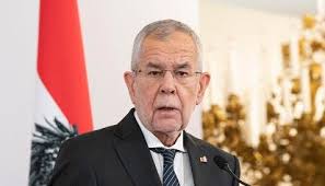 Il presidente austriaco Van der Bellen è stato rieletto al primo turno