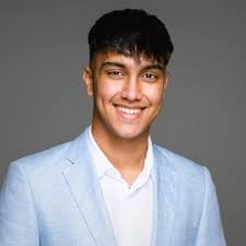 Really happy to share that I have just graduated from the University of  Warwick with a First Class BSc in Economics, Psychology and Philosophy