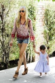 Several years after growing up in foster care and various children's homes, rod stewart's daughter, sarah streeter, was adopted at age five by evelyn thubron and gerald thubron.ever since then, streeter enjoyed a happy childhood at her adoptive parents' country home in uckfield. Kimberly Stewart Delilah Rod Alana S Daughter Granddaughter Gorgeous Fashion Celebrity Baby Fashion Womens Fashion Uk