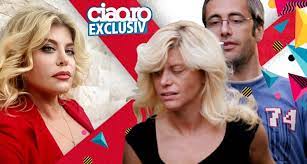 She began her career in onești, romania. Ce S A Intamplat Cu FaÈ›a Loredanei Groza SoÈ›ul Ei A Scos O Din MinÈ›i Pentru CÄƒ A Filmat O NemachiatÄƒ