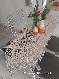 Urban Jungle как создать уютный интерьер с помощью растений Pdf Vanessa Silva Croche Caminho De Mesa Em Ponto Aranha In 2020 Crochet Table Runner Pattern Crochet Table Runner Table Runner Pattern