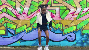 Nigerian singer drops new song featuring davido,tiwa savage and for the first time ever seun kuti. Tunde Ednut Jingle Bell Feat Davido Tiwa Savage Seun Kuti Offical Dance Video Youtube